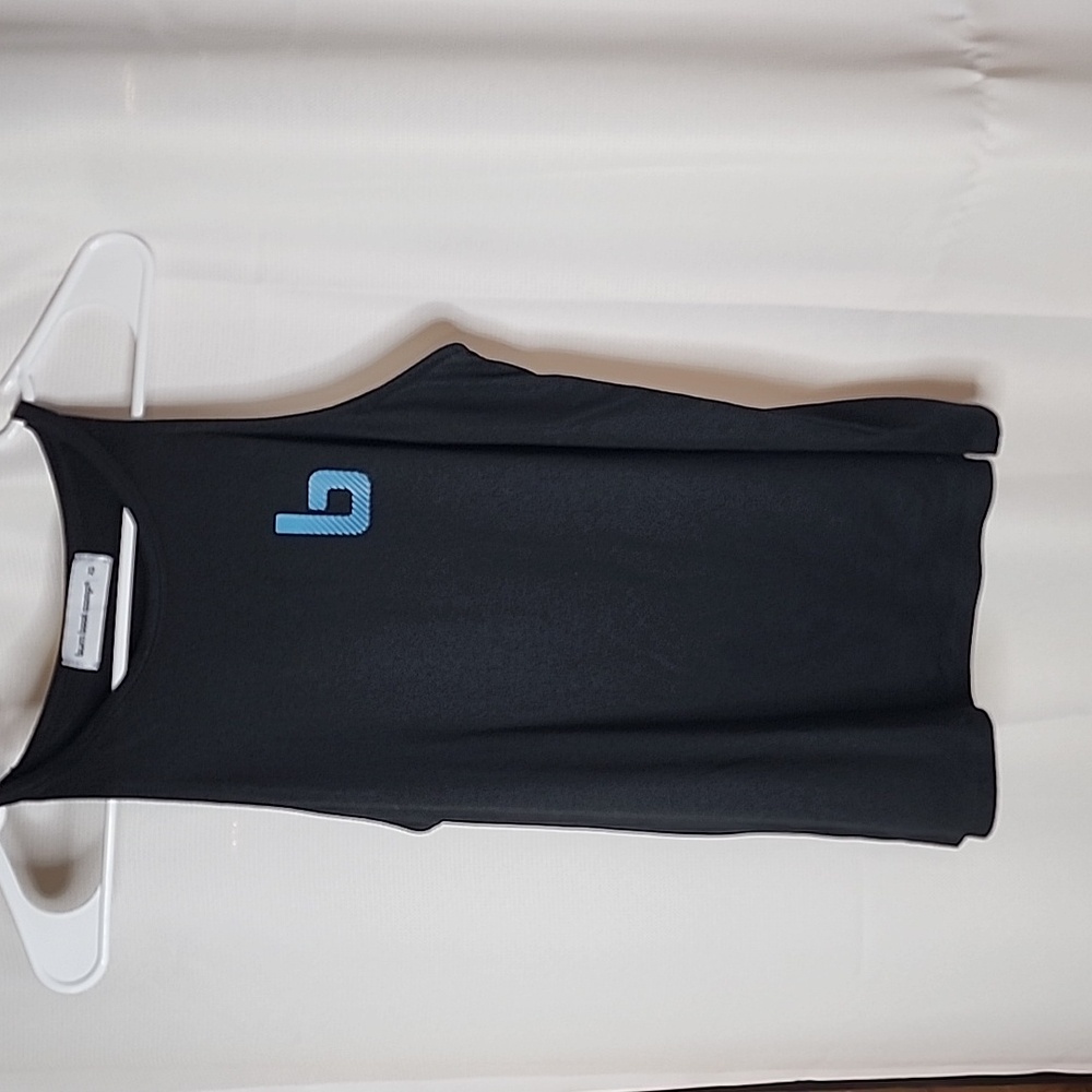 Black burn camp tank XS